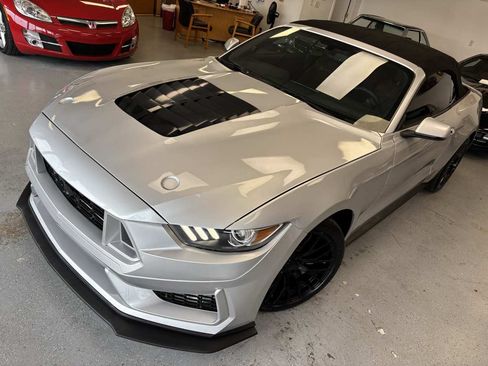 Used 2015 Ford Mustang GT Premium RWD image 6