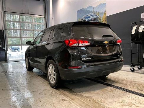 Used 2023 Chevrolet Equinox LS image 6