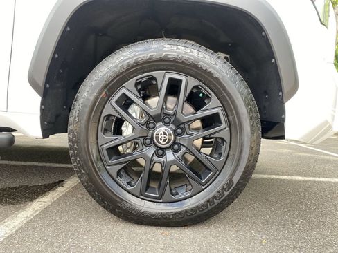 Used 2026 Toyota Tundra Limited AWD/4WD image 25