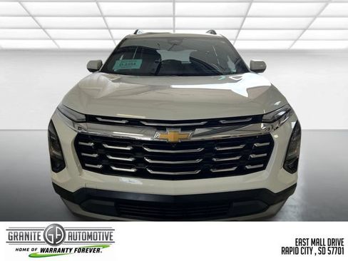 Used 2025 Chevrolet Equinox LT w/ Convenience Package II FWD image 9