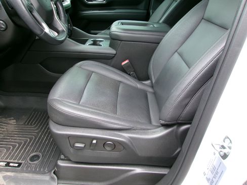 Used 2022 Chevrolet Suburban Z71 w/ Luxury Package AWD/4WD image 10
