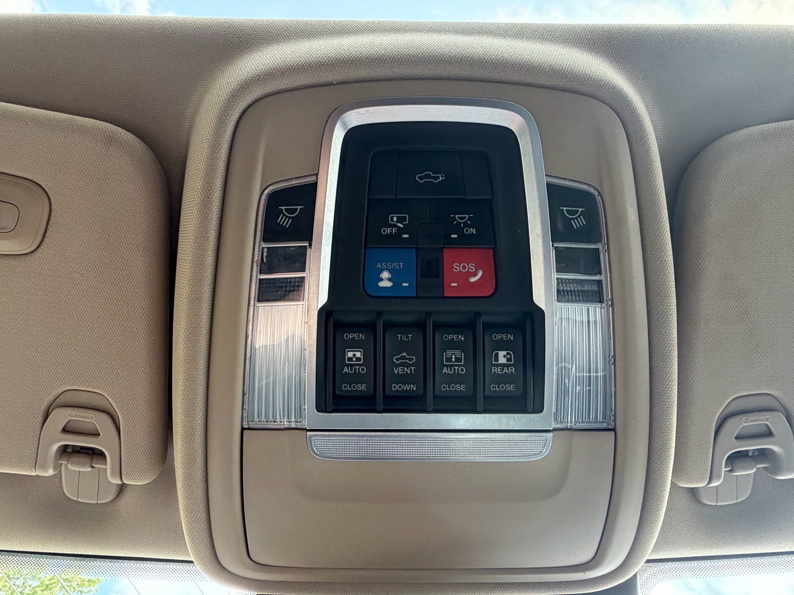 Used 2021 RAM 1500 Laramie AWD/4WD image 47