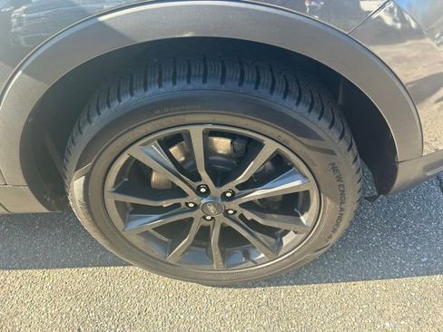Used 2019 Ford Explorer XLT w/ Equipment Group 202A AWD/4WD image 2