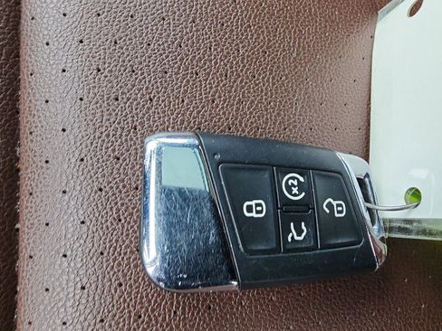 Used 2022 Volkswagen Atlas SE image 23