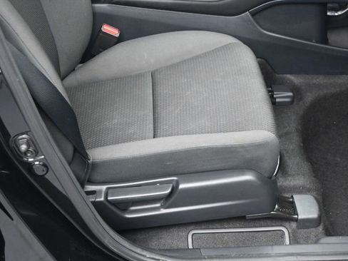 Used 2021 Honda HR-V LX image 11