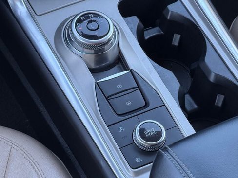 Certified 2023 Ford Explorer Limited image 33