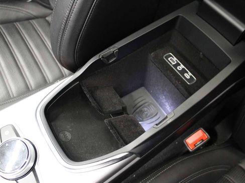 Used 2023 Alfa Romeo Stelvio Veloce image 35