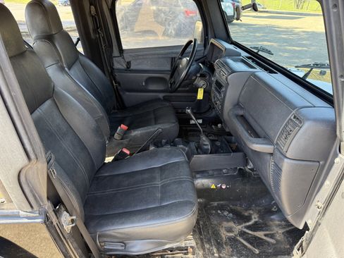 Used 2005 Jeep Wrangler SE image 15