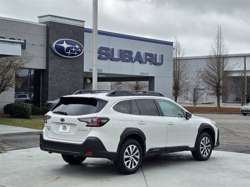 Certified 2025 Subaru Outback Premium image 5