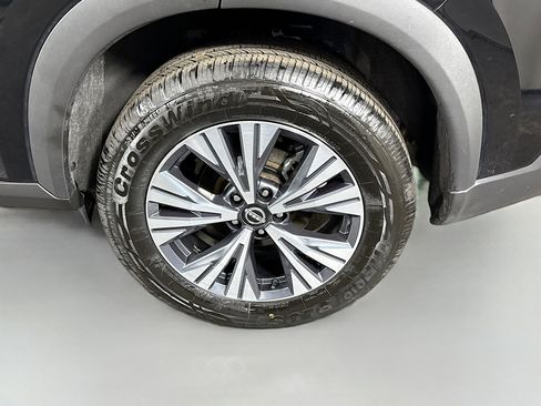 Used 2023 Nissan Rogue SV image 37