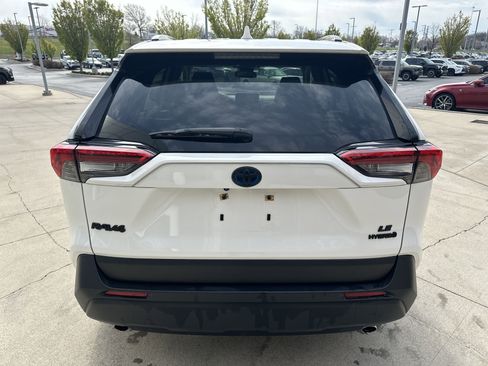 Certified 2023 Toyota RAV4 LE AWD/4WD image 8