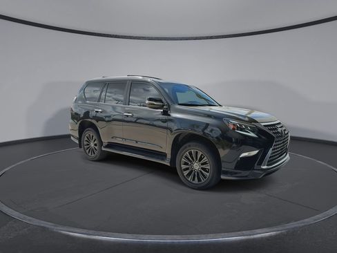 Used 2023 Lexus GX 460 Premium w/ Accessory Package image 2