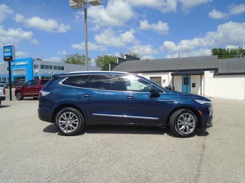 Certified 2022 Buick Enclave Essence w/ Experience Buick Package image 5