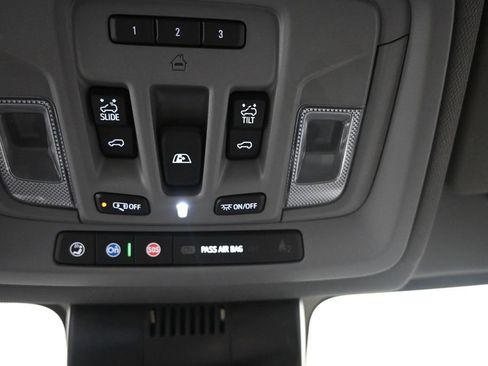 Used 2024 GMC Sierra 1500 Denali AWD/4WD image 19