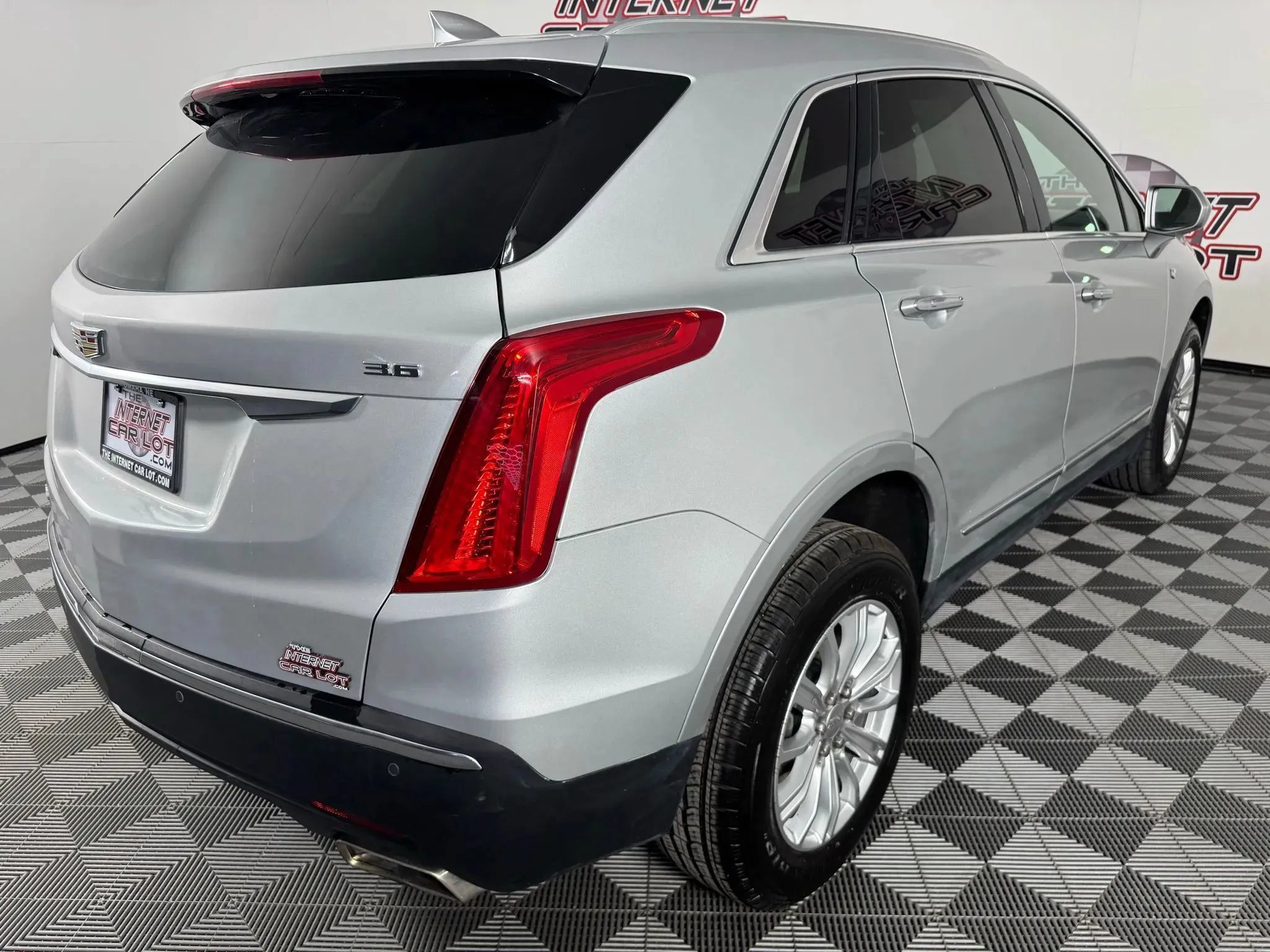 Used 2018 Cadillac XT5 AWD image 28