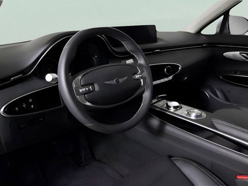 Used 2025 Genesis G70 3.3T Advanced w/ Sport Prestige Package image 31