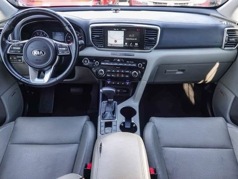 Used 2022 Kia Sportage EX w/ EX Technology Package image 11