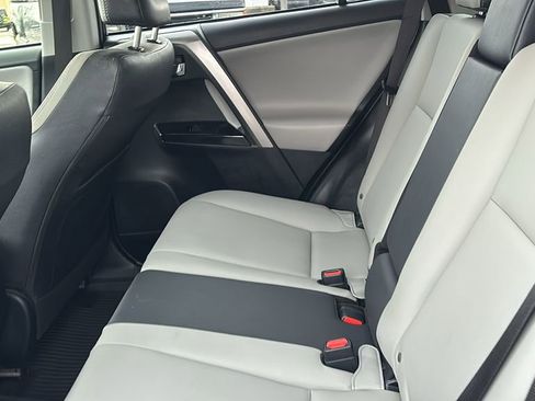 Used 2018 Toyota RAV4 Limited image 29