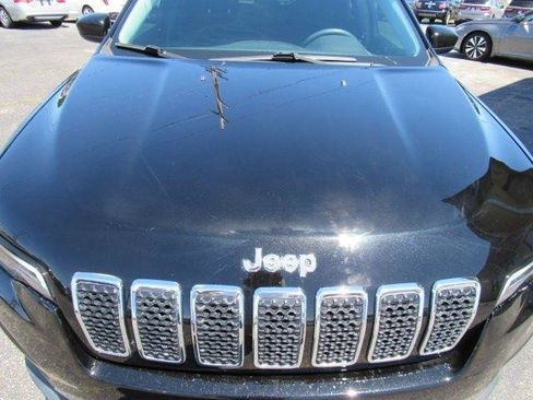 Used 2019 Jeep Cherokee Latitude w/ Popular Appearance Group AWD/4WD image 4