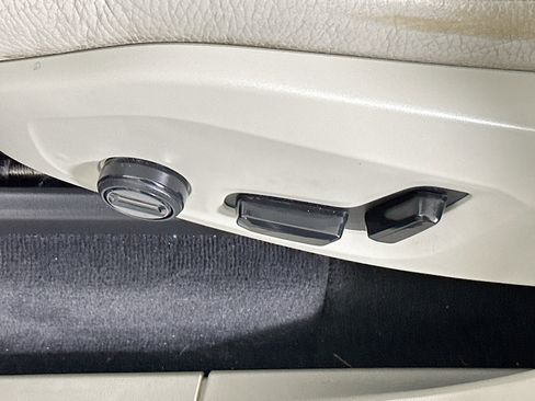 Used 2020 Volvo XC90 T5 Momentum w/ Protection Package Premier image 13