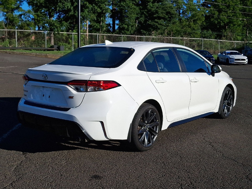Certified 2025 Toyota Corolla SE w/ SE Premium Package FWD image 31