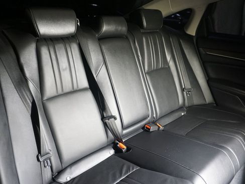 Used 2021 Honda Accord Touring image 23