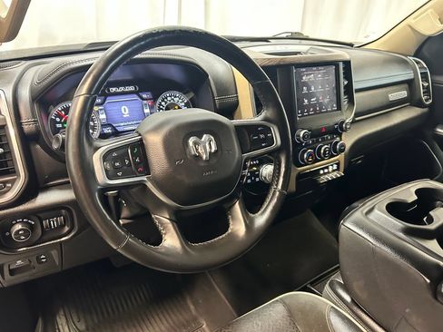 Used 2019 RAM 1500 Laramie AWD/4WD image 2