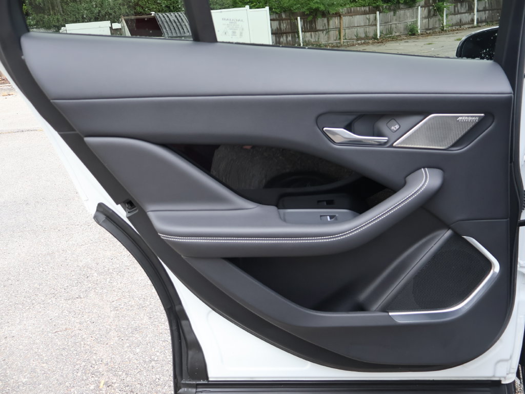Used 2020 Jaguar I-PACE SE AWD/4WD image 15