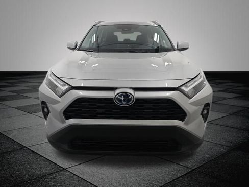 Used 2022 Toyota RAV4 XLE Premium AWD/4WD image 2