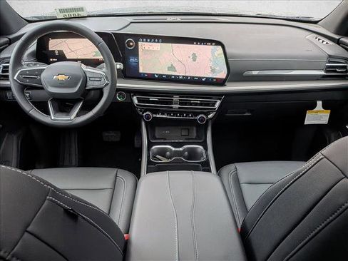 New 2026 Chevrolet Traverse LT w/ Sun and Wheel Package image 15