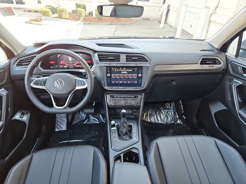 Used 2024 Volkswagen Tiguan Wolfsburg Edition image 9