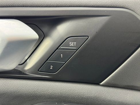 Used 2024 BMW X5 sDrive40i w/ Premium Package image 18