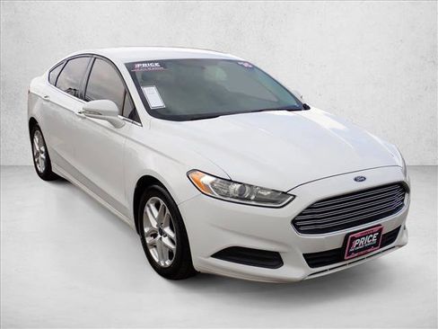 Used 2016 Ford Fusion SE FWD image 6