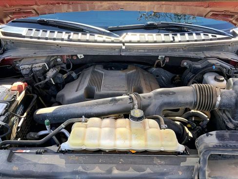 Used 2019 Ford Expedition XLT w/ Equipment Group 202A image 31