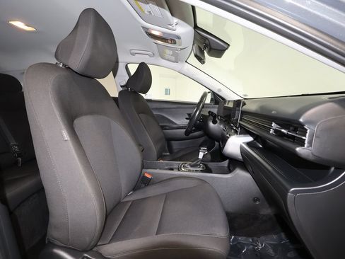 Used 2025 Hyundai Kona SEL FWD image 26