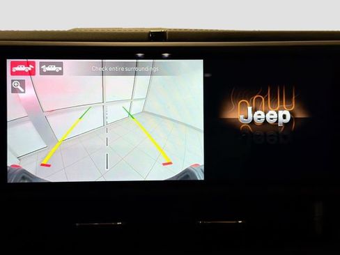 Used 2024 Jeep Gladiator Rubicon AWD/4WD image 12