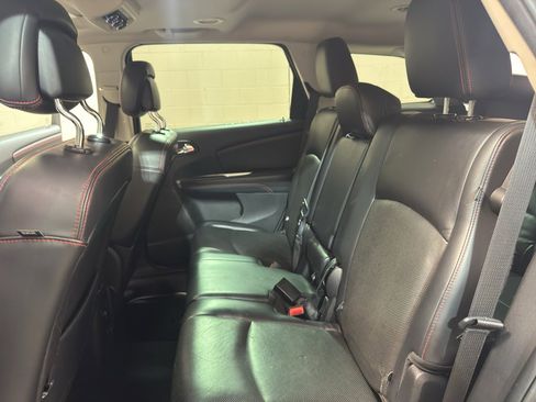 Used 2015 Dodge Journey R/T w/ Flexible Seating Group image 27