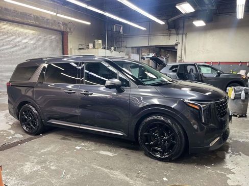 Used 2025 Kia Carnival SX Prestige image 2