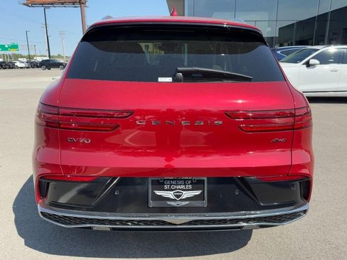 Used 2026 Genesis GV70 2.5T Select image 4
