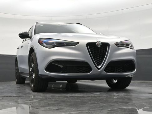 Used 2024 Alfa Romeo Stelvio Ti w/ Performance Driving Package AWD/4WD image 26