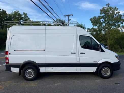 Used 2014 Mercedes-Benz Sprinter 2500 image 7