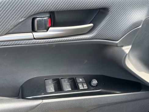 Used 2025 Toyota Camry SE FWD image 25