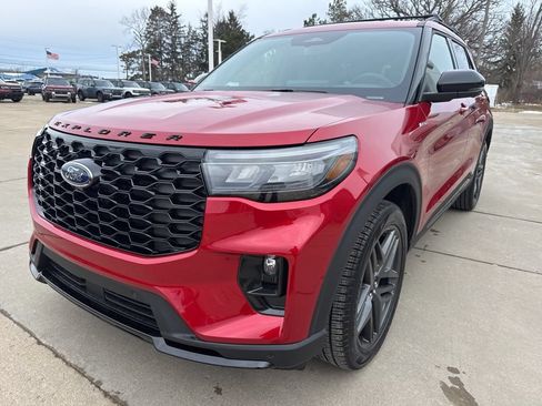 New 2026 Ford Explorer ST-Line w/ ST-Line Street Pack AWD/4WD image 2