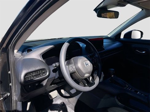 Used 2024 Honda HR-V LX image 9