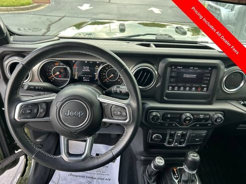 Used 2021 Jeep Wrangler Unlimited Sahara AWD/4WD image 6