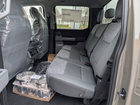 New 2026 Ford F250 XLT w/ XLT Premium Package AWD/4WD image 16