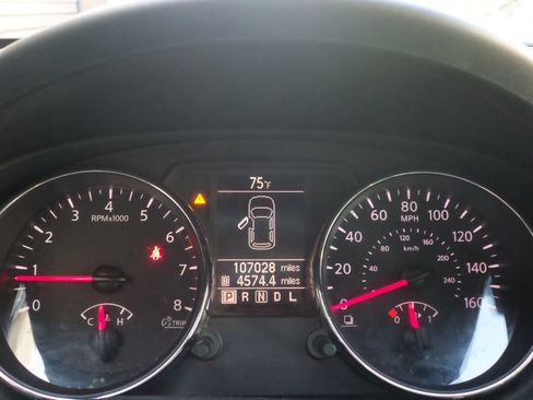 Used 2015 Nissan Rogue S w/ Convenience Package FWD image 22
