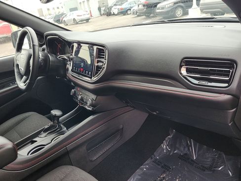 Used 2025 Dodge Durango GT image 31
