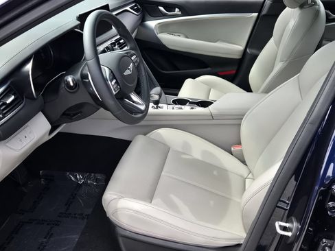 Used 2023 Genesis G70 2.0T RWD image 10