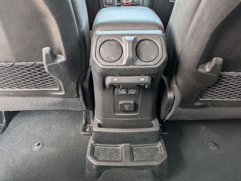 Used 2024 Jeep Wrangler Unlimited Rubicon AWD/4WD image 17
